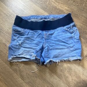 Old Navy maternity shorts